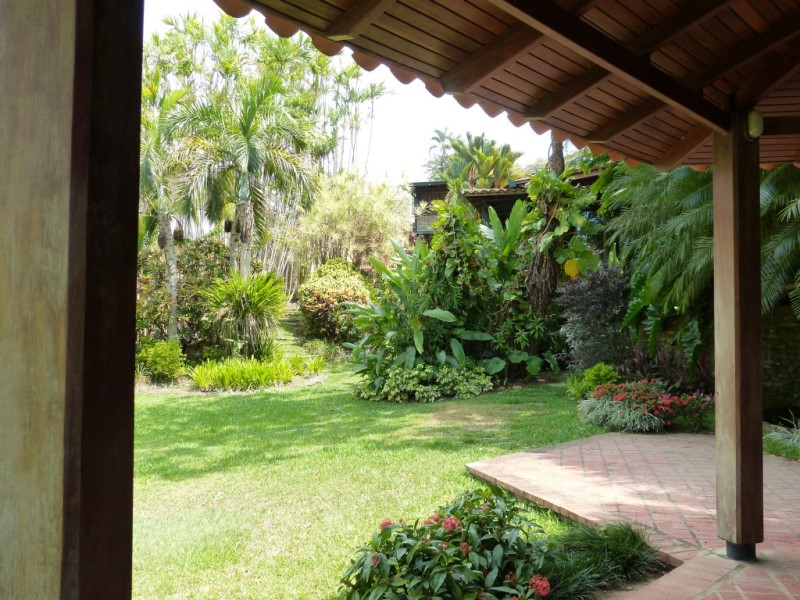 Splendid House in Guataparo Country Club